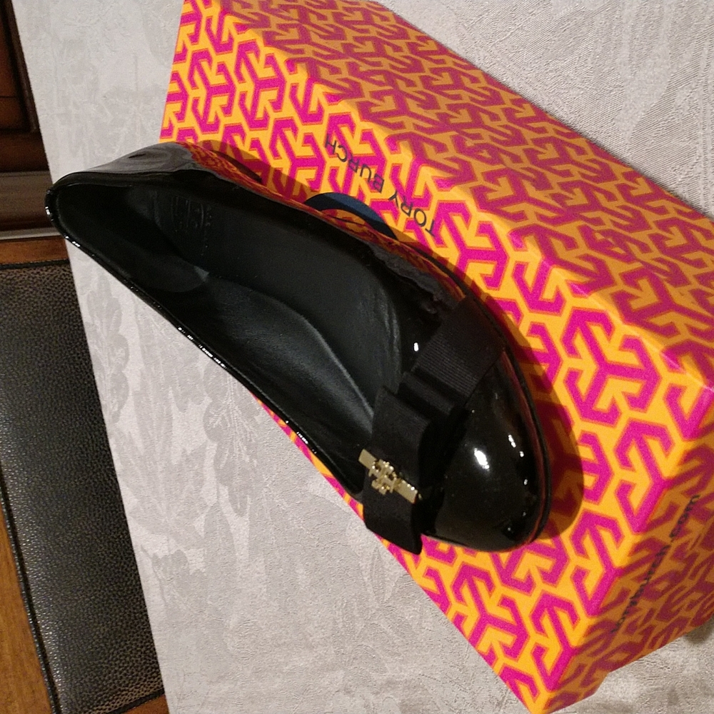 Tory Burch black size 7.5
